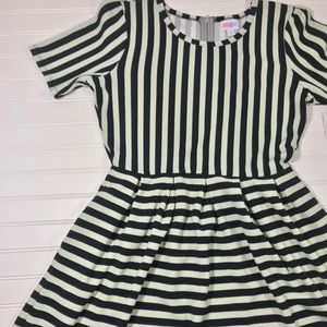 Large LuLaRoe Amelia Dress with Pockets!!